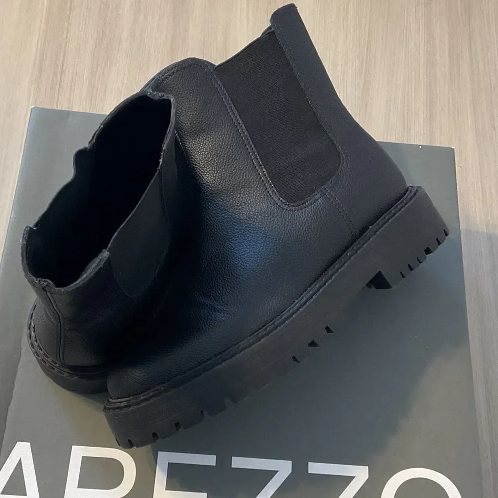 Black Ankle Boots by Arezzo